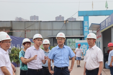 集團(tuán)公司董事長鄧華帶隊(duì)前往內(nèi)江市、隆昌市考察紡織、糧食儲(chǔ)運(yùn)、撬裝加油等項(xiàng)目